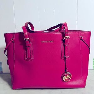 Michael Kors Voyager Medium Tote in Ultra Pink Leather